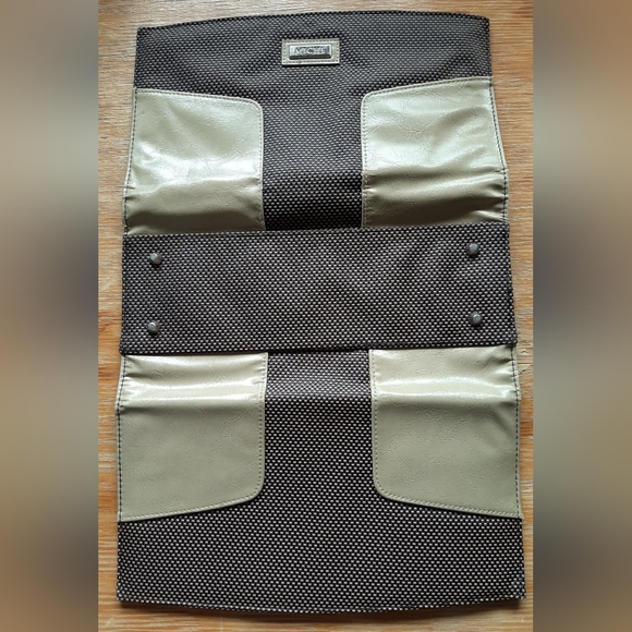 Miche Cover - Picture 6 of 6